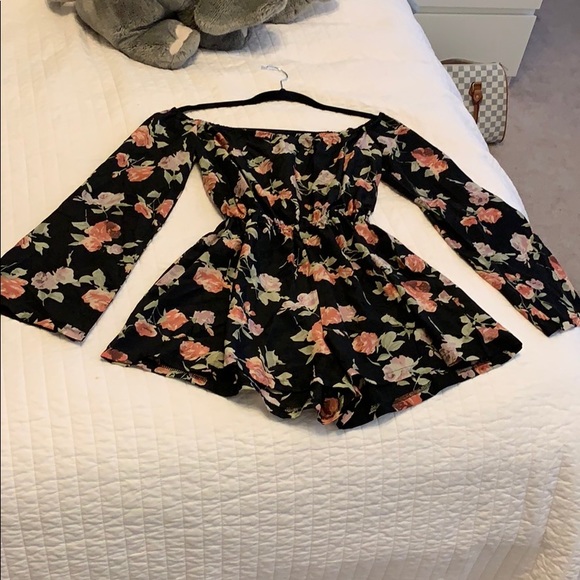 Romper - Picture 1 of 4